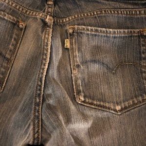 Levi’s straight legged jeans